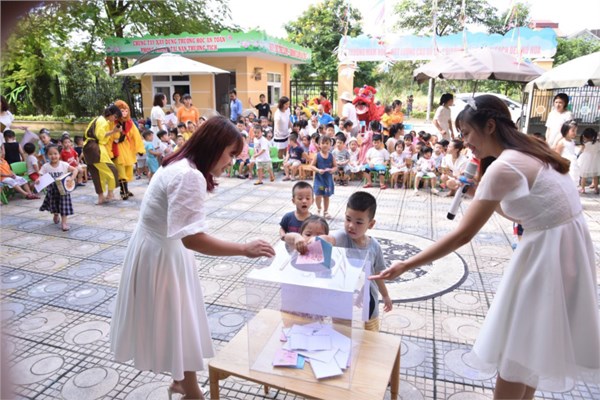 Trường mầm non Đô thị Sài Đồng tổ chức chương trình Trung thu yêu thương - Sẻ chia hạnh phúc 